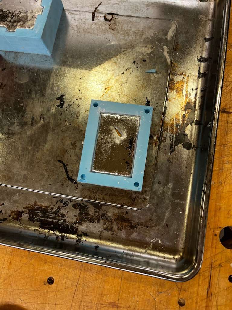 Metal casting process with leaves